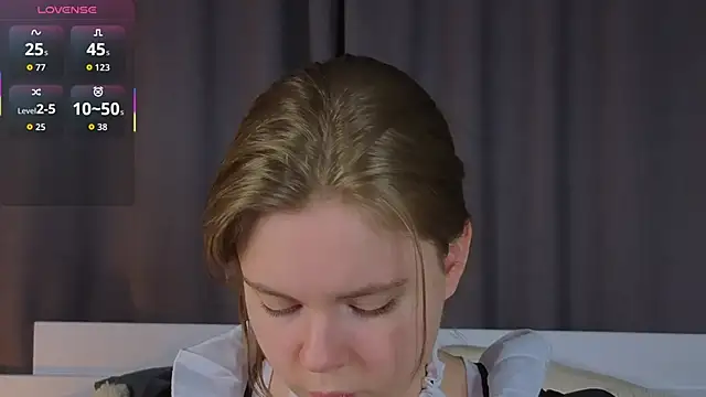 JulietteRain online show from 11-30-25, 05:39