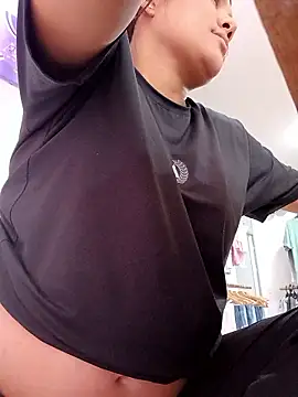 Snapshot of burbuja02 chatting on 01-10-26, 02:30 burbuja02 online show from 01-10-26, 02:30