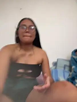 Snapshot of burbuja02 chatting on 03-03-26, 04:24 burbuja02 online show from 03-03-26, 04:24