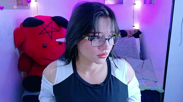 Snapshot of MiaVelvetDoll chatting on 09-10-25, 01:44 MiaVelvetDoll online show from 09-10-25, 01:44