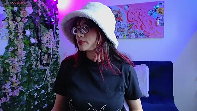 Snapshot of MiaVelvetDoll chatting on 02-20-26, 02:39 MiaVelvetDoll online show from 02-20-26, 02:39