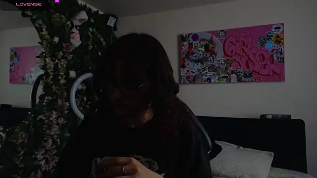 Snapshot of MiaVelvetDoll chatting on 02-23-26, 02:03 MiaVelvetDoll online show from 02-23-26, 02:03