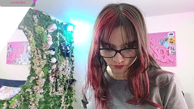 Snapshot of MiaVelvetDoll chatting on 03-07-26, 03:31 MiaVelvetDoll online show from 03-07-26, 03:31