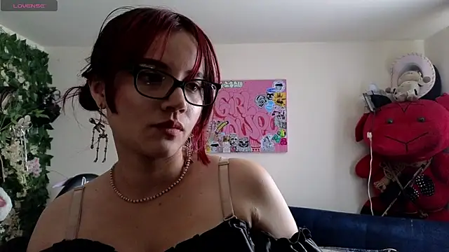 MiaVelvetDoll online show from 05-25-26, 02:45
