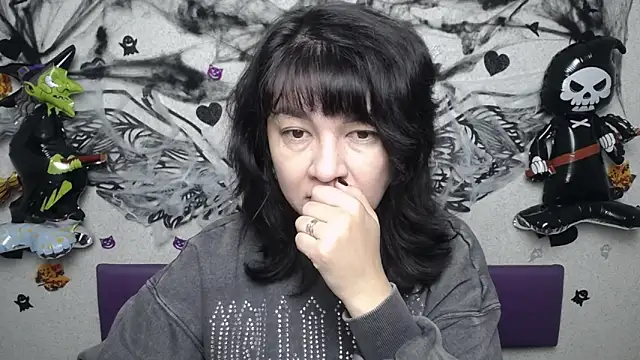 Snapshot of SelenaFly chatting on 10-23-25, 05:07 SelenaFly online show from 10-23-25, 05:07