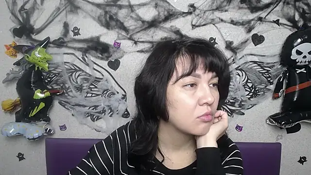 Snapshot of SelenaFly chatting on 11-07-25, 06:02 SelenaFly online show from 11-07-25, 06:02