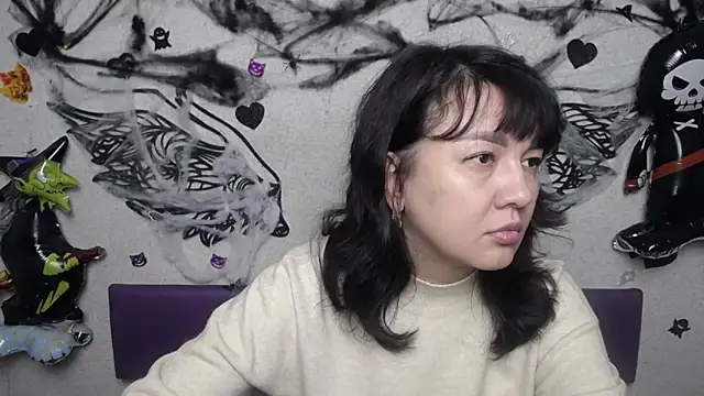 Snapshot of SelenaFly chatting on 11-10-25, 06:01 SelenaFly online show from 11-10-25, 06:01