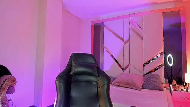 EmmaStonns online show from 11-27-25, 11:12