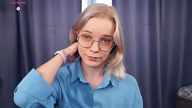 Snapshot of EdaKirkIin chatting on 10-13-25, 05:29 EdaKirkIin online show from 10-13-25, 05:29