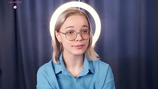 Snapshot of EdaKirkIin chatting on 10-15-25, 06:24 EdaKirkIin online show from 10-15-25, 06:24