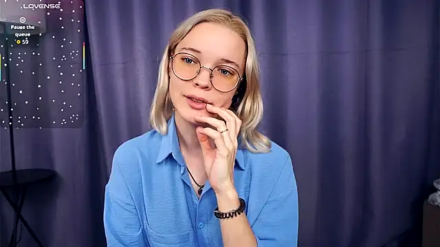 Snapshot of EdaKirkIin chatting on 10-21-25, 06:25 EdaKirkIin online show from 10-21-25, 06:25