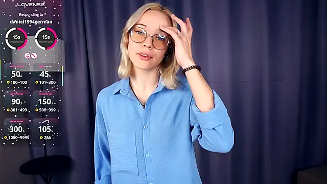 Snapshot of EdaKirkIin chatting on 10-25-25, 05:15 EdaKirkIin online show from 10-25-25, 05:15