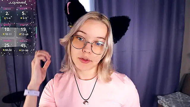 Snapshot of EdaKirkIin chatting on 10-31-25, 05:19 EdaKirkIin online show from 10-31-25, 05:19