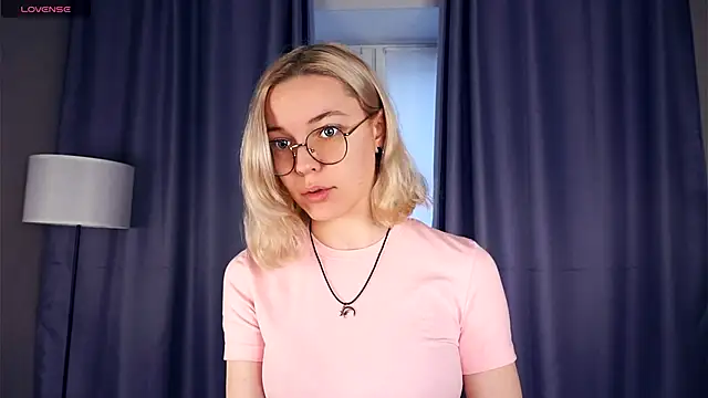 Snapshot of EdaKirkIin chatting on 11-06-25, 05:30 EdaKirkIin online show from 11-06-25, 05:30