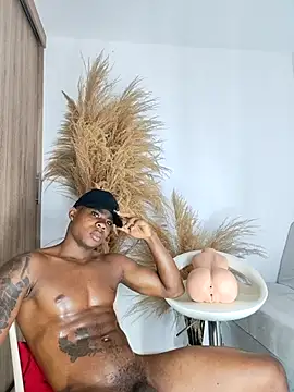 Snapshot of liambolt chatting on 10-26-25, 12:44 liambolt online show from 10-26-25, 12:44