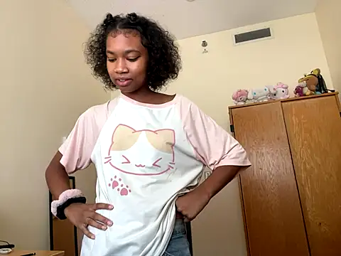 Snapshot of luvrgrllani chatting on 09-10-25, 07:47 luvrgrllani online show from 09-10-25, 07:47