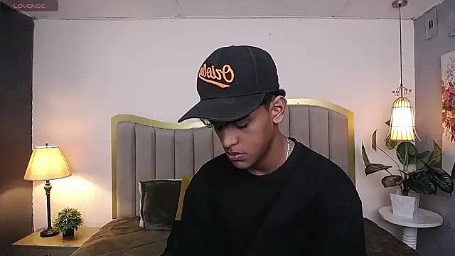jhos padill online show from 06-19-26, 01:26