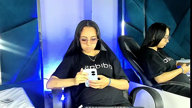 Snapshot of LilithSant chatting on 09-08-25, 04:17 LilithSant online show from 09-08-25, 04:17