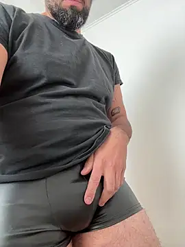 Snapshot of elpeaciente chatting on 10-31-25, 02:29 elpeaciente online show from 10-31-25, 02:29