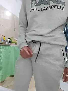 RaoufDz17cm online show from 04-24-26, 07:49