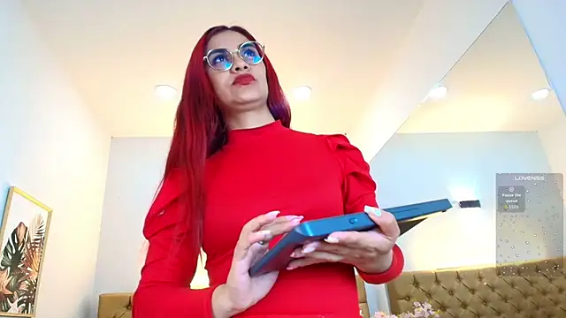 Snapshot of tiiny_emilly chatting on 03-26-26, 07:19 tiiny emilly online show from 03-26-26, 07:19