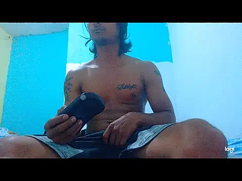 Snapshot of davidcutterr chatting on 05-01-26, 12:37 davidcutterr online show from 05-01-26, 12:37
