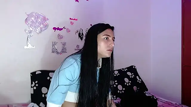 Snapshot of EvaHarryy chatting on 07-02-26, 01:49 EvaHarryy online show from 07-02-26, 01:49