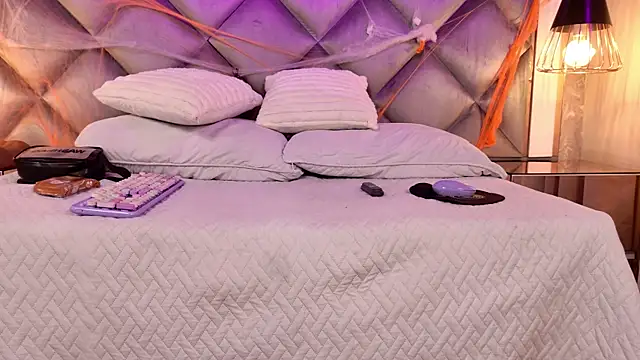 gemma sm online show from 10-19-25, 03:07