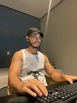 Snapshot of Parrudo321 chatting on 01-11-26, 12:15 Parrudo321 online show from 01-11-26, 12:15