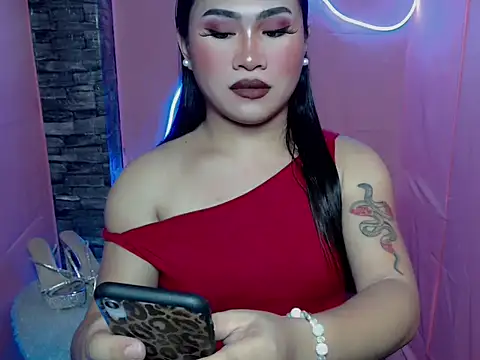 Snapshot of pretty_lassy chatting on 11-11-25, 11:54 pretty lassy online show from 11-11-25, 11:54