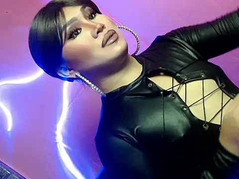 Snapshot of pretty_lassy chatting on 11-17-25, 02:23 pretty lassy online show from 11-17-25, 02:23