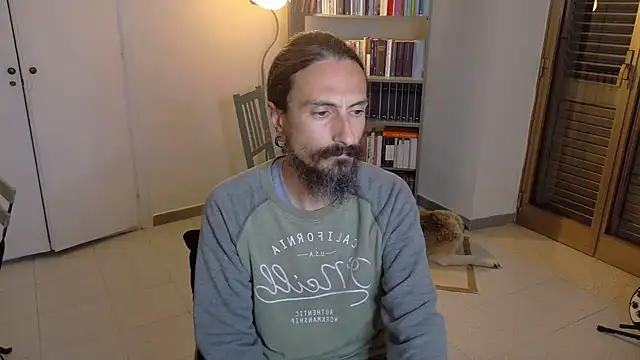 Snapshot of Mrkurt86 chatting on 10-12-25, 10:31 Mrkurt86 online show from 10-12-25, 10:31