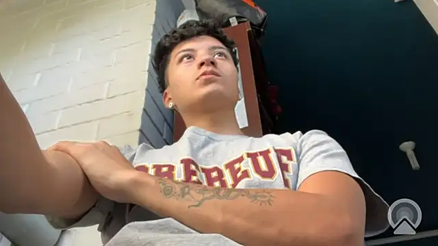 Snapshot of feeelipe2007 chatting on 02-16-26, 10:17 feeelipe2007 online show from 02-16-26, 10:17