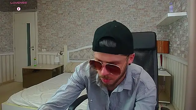 JonahShaw online show from 06-18-26, 04:13