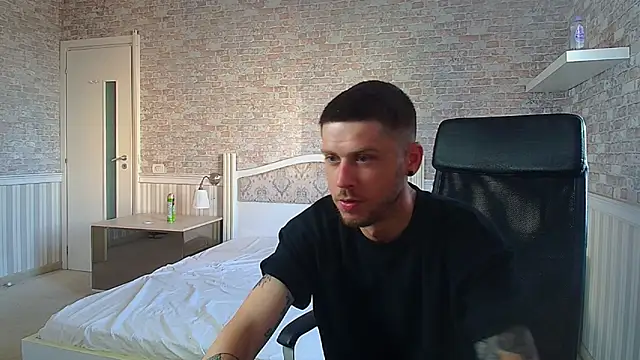 JonahShaw online show from 06-25-26, 04:23