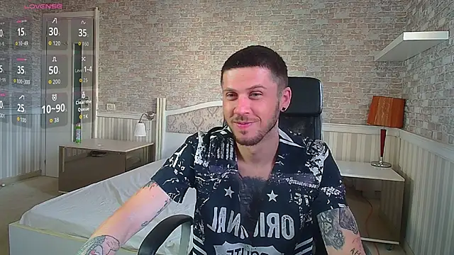 Snapshot of JonahShaw chatting on 07-05-26, 04:19 JonahShaw online show from 07-05-26, 04:19