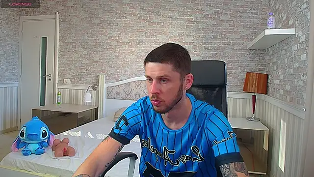 Snapshot of JonahShaw chatting on 07-11-26, 04:48 JonahShaw online show from 07-11-26, 04:48