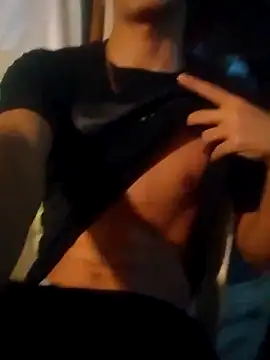 LUISSLEONN0958 online show from 09-30-25, 07:57