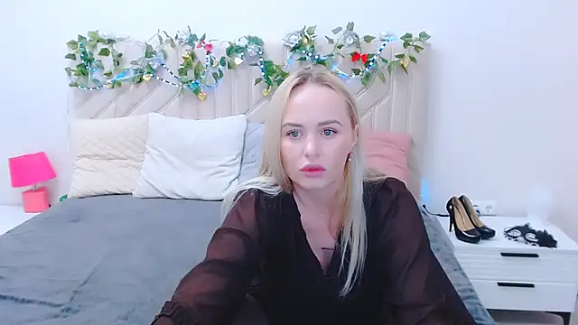 LiluMoon   online show from 04-21-26, 04:01