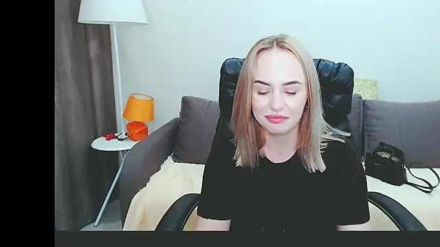 LiluMoon   online show from 04-28-26, 04:45
