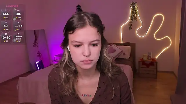 Lisa Blossom online show from 05-11-26, 06:08