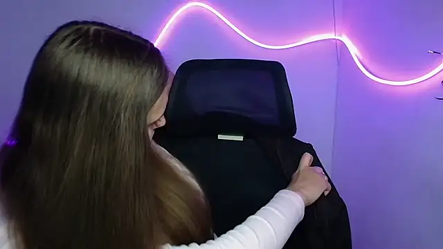 Aurora White online show from 10-03-25, 11:07