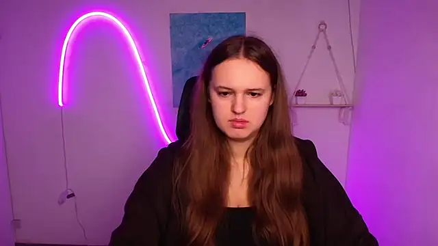 Aurora White online show from 10-11-25, 05:17