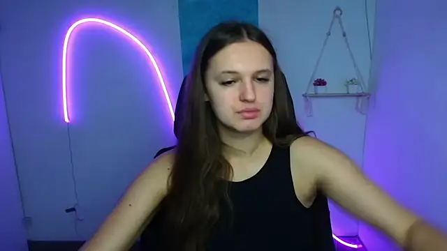 Aurora White online show from 10-25-25, 05:26