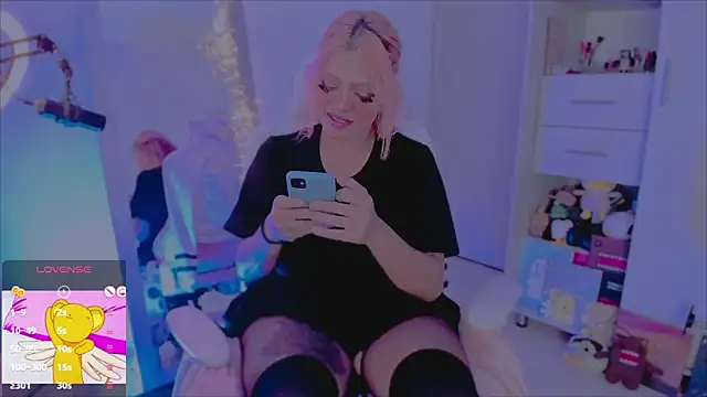 Snapshot of amywilld chatting on 03-16-26, 05:35 amywilld online show from 03-16-26, 05:35