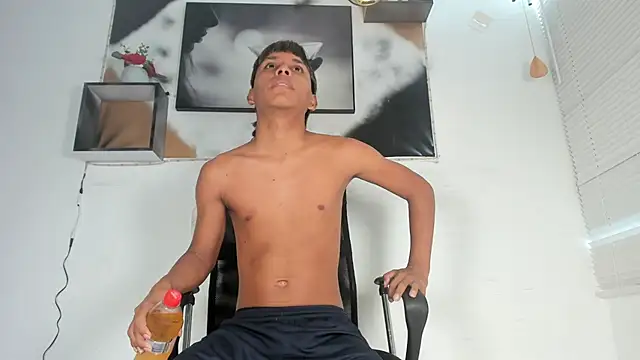 tyler twink boy online show from 09-25-25, 01:15