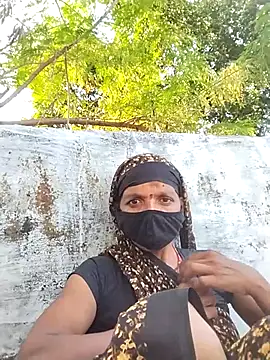 Snapshot of Sexi_savita chatting on 11-02-25, 10:50 Sexi savita online show from 11-02-25, 10:50