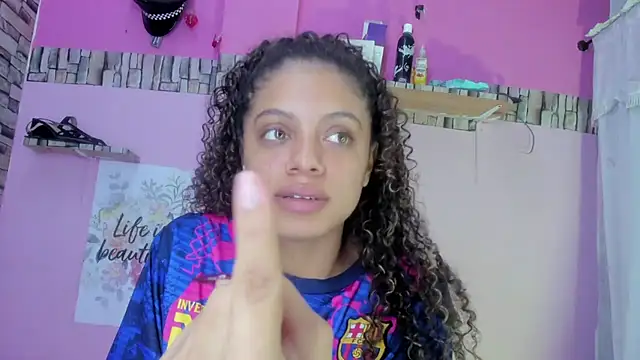 Snapshot of sashaduarte chatting on 09-09-25, 01:43 sashaduarte online show from 09-09-25, 01:43