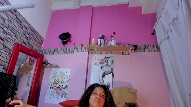 Snapshot of sashaduarte chatting on 09-13-25, 01:44 sashaduarte online show from 09-13-25, 01:44