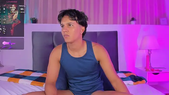 Snapshot of Leo_Savage_ chatting on 09-24-25, 04:05 Leo Savage online show from 09-24-25, 04:05